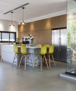 מטבח מודרני עץ בשילוב לבן מטבחים מודרניים